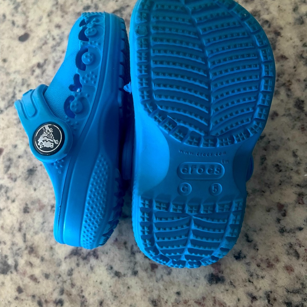 Toddler Crocs - Picture 5 of 6